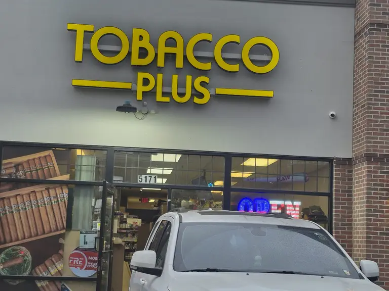 Channel letters on storefront